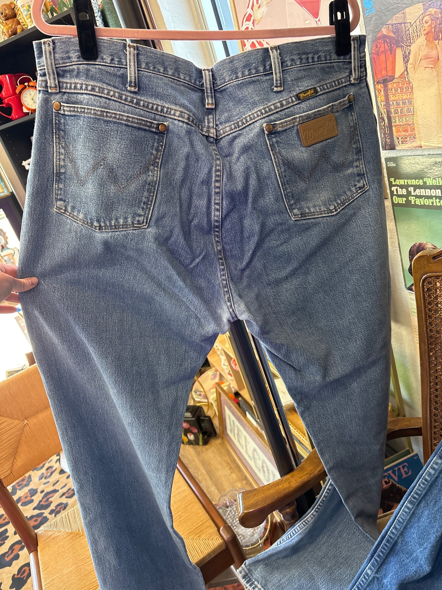 VINTAGE WRANGLER LIGHT WASHED (38X24)