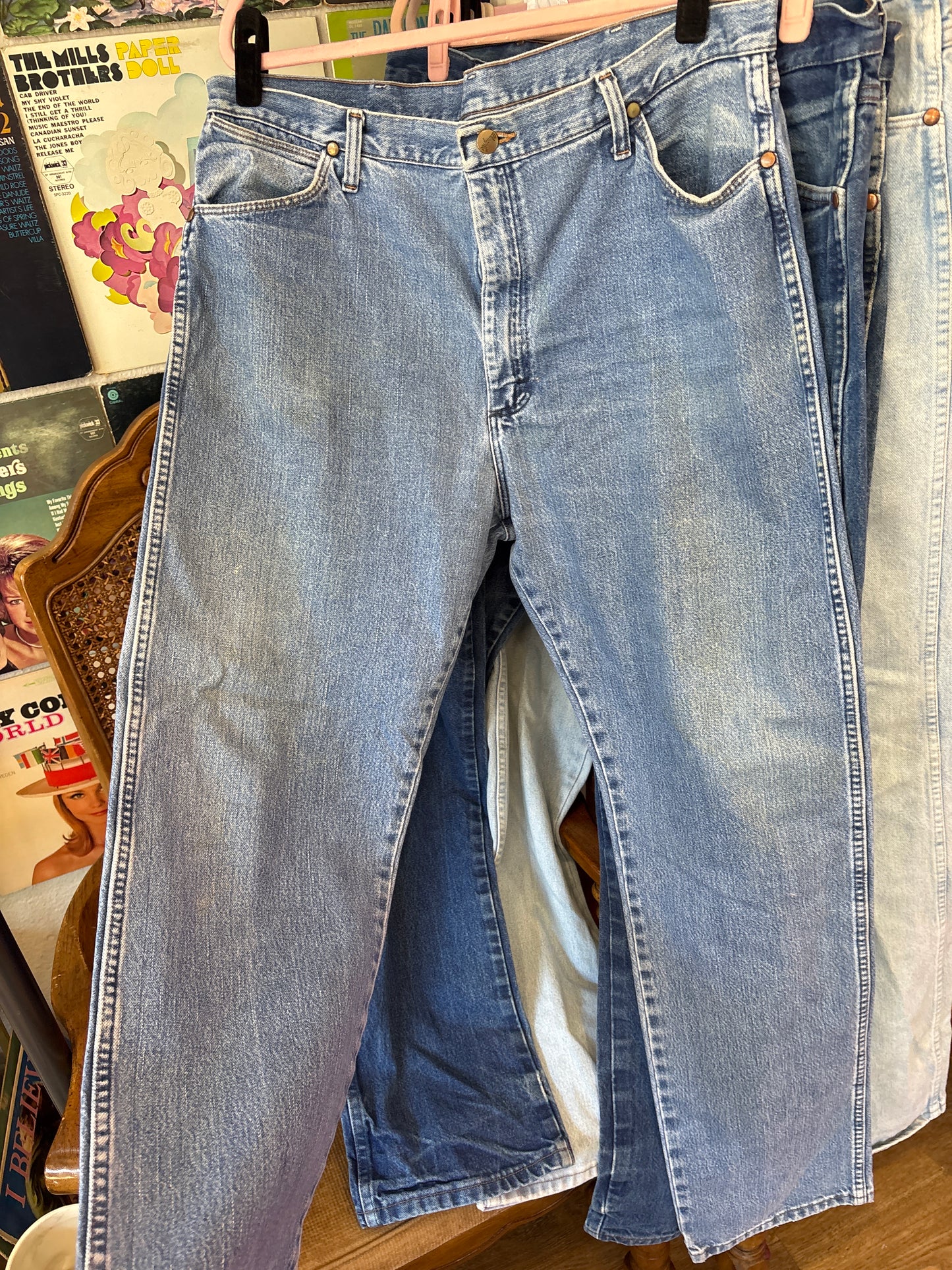 VINTAGE WRANGLER LIGHT WASHED (38X24)