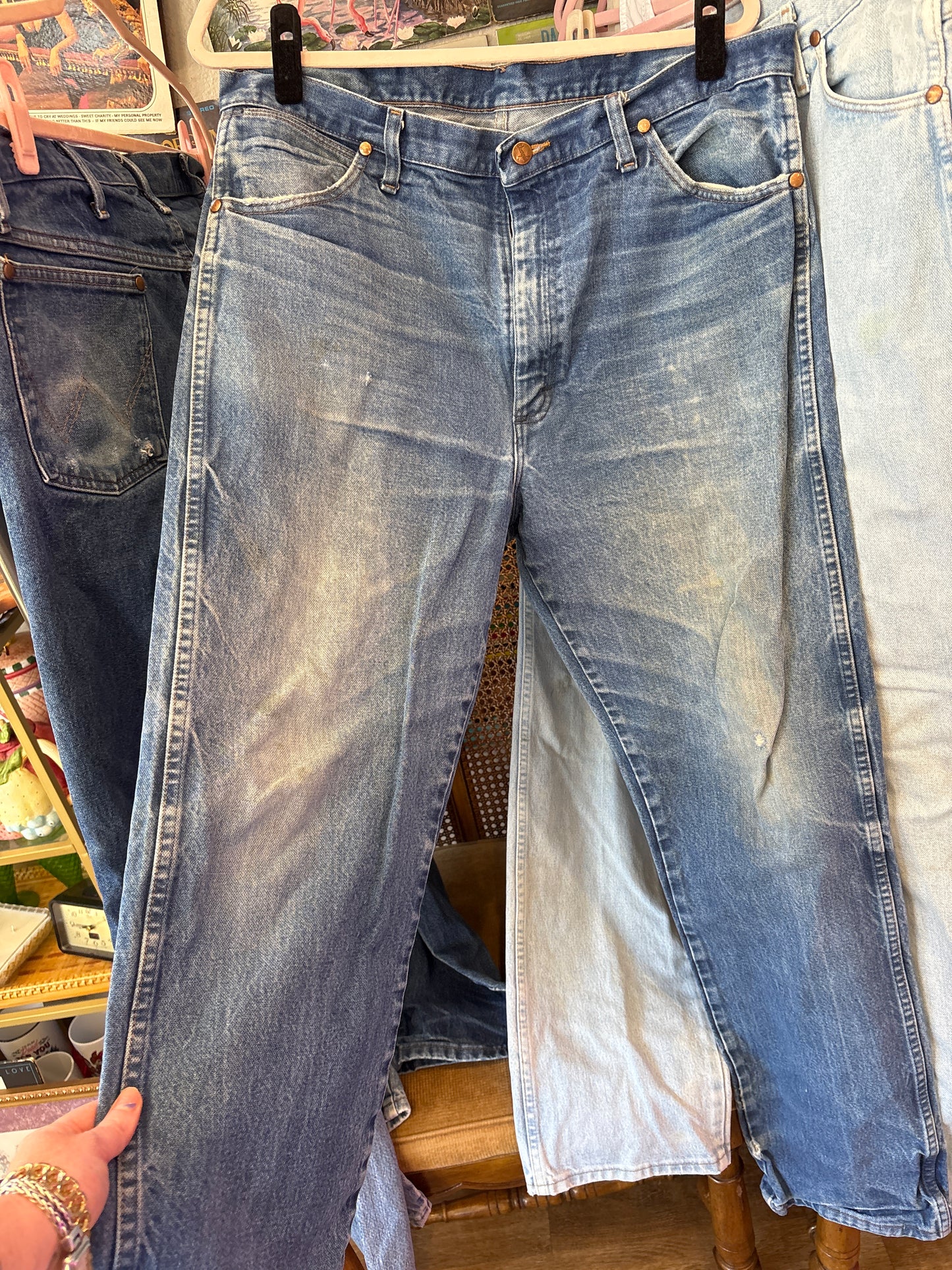 VINTAGE WRANGLER MID WASHED (38X34)