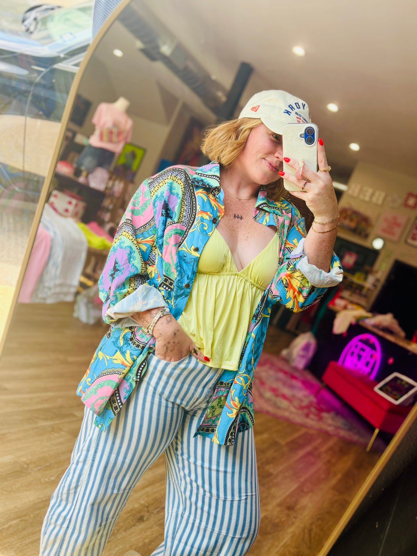 GRANNYS CLOSET TOP