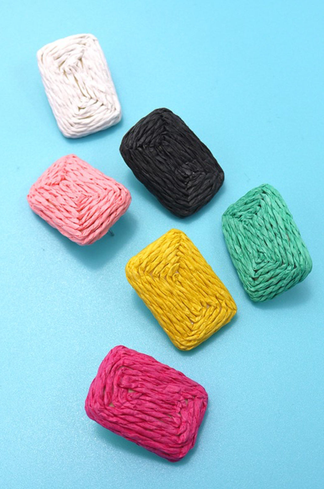 RECTANGLE STUD RAFFIA EARRING