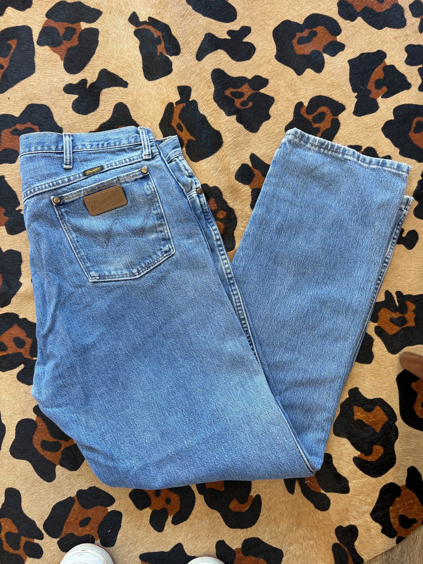 VINTAGE WRANGLER LIGHT WASHED (38X24)