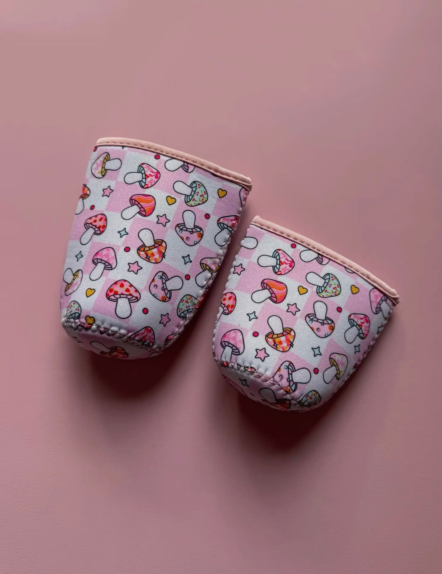 MUSHIES AND FLOWER COFFEE SLEEVE