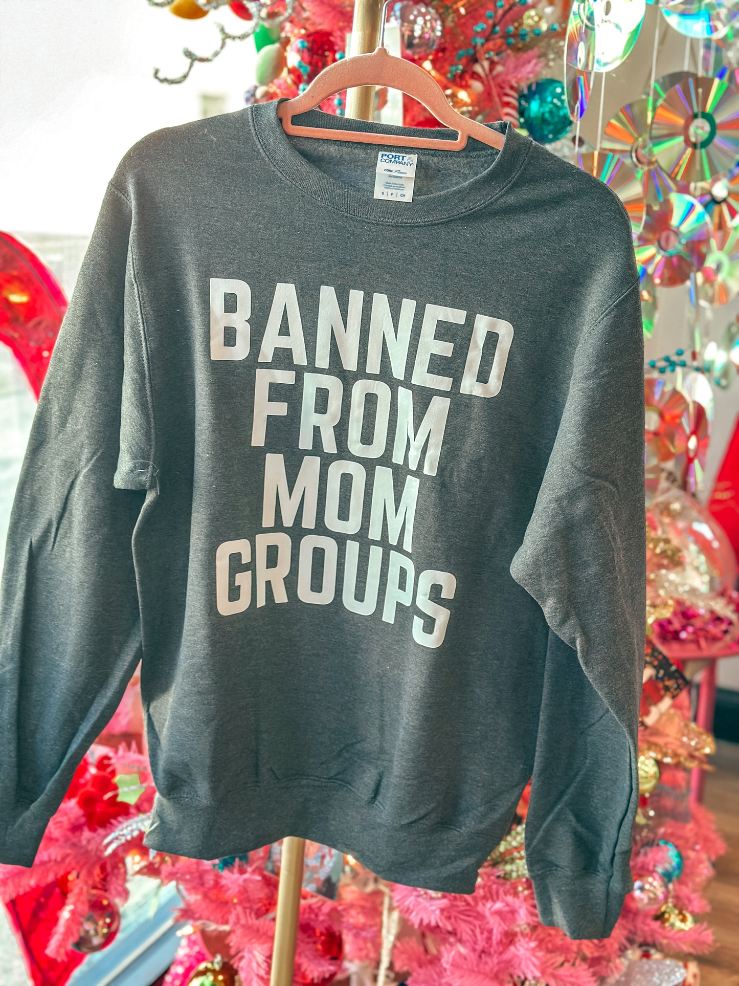 MOM GROUPS CREWNECK