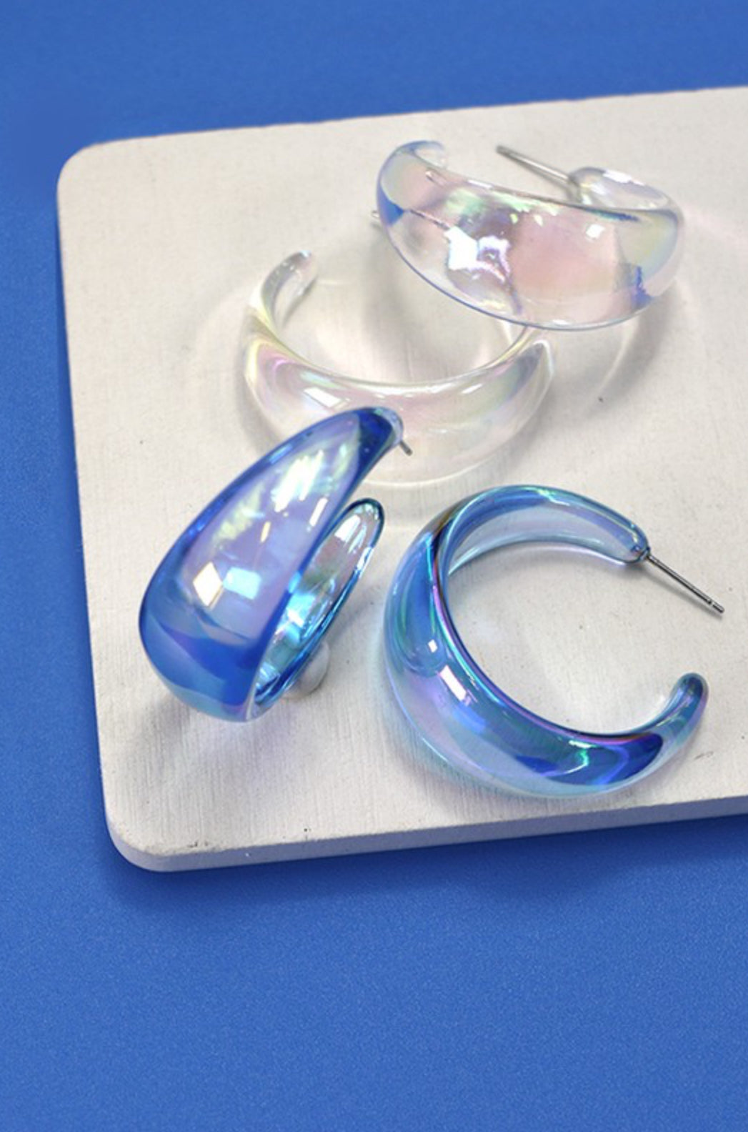 IRIDESCENT ROUND HOOPS