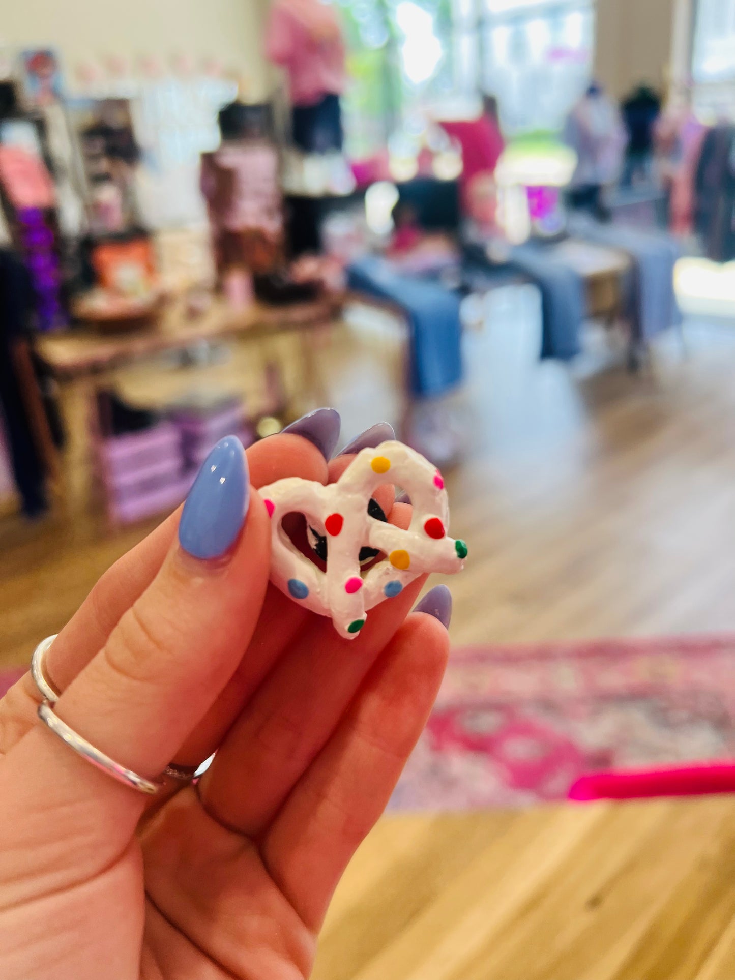 Mini Pretzel Magnet