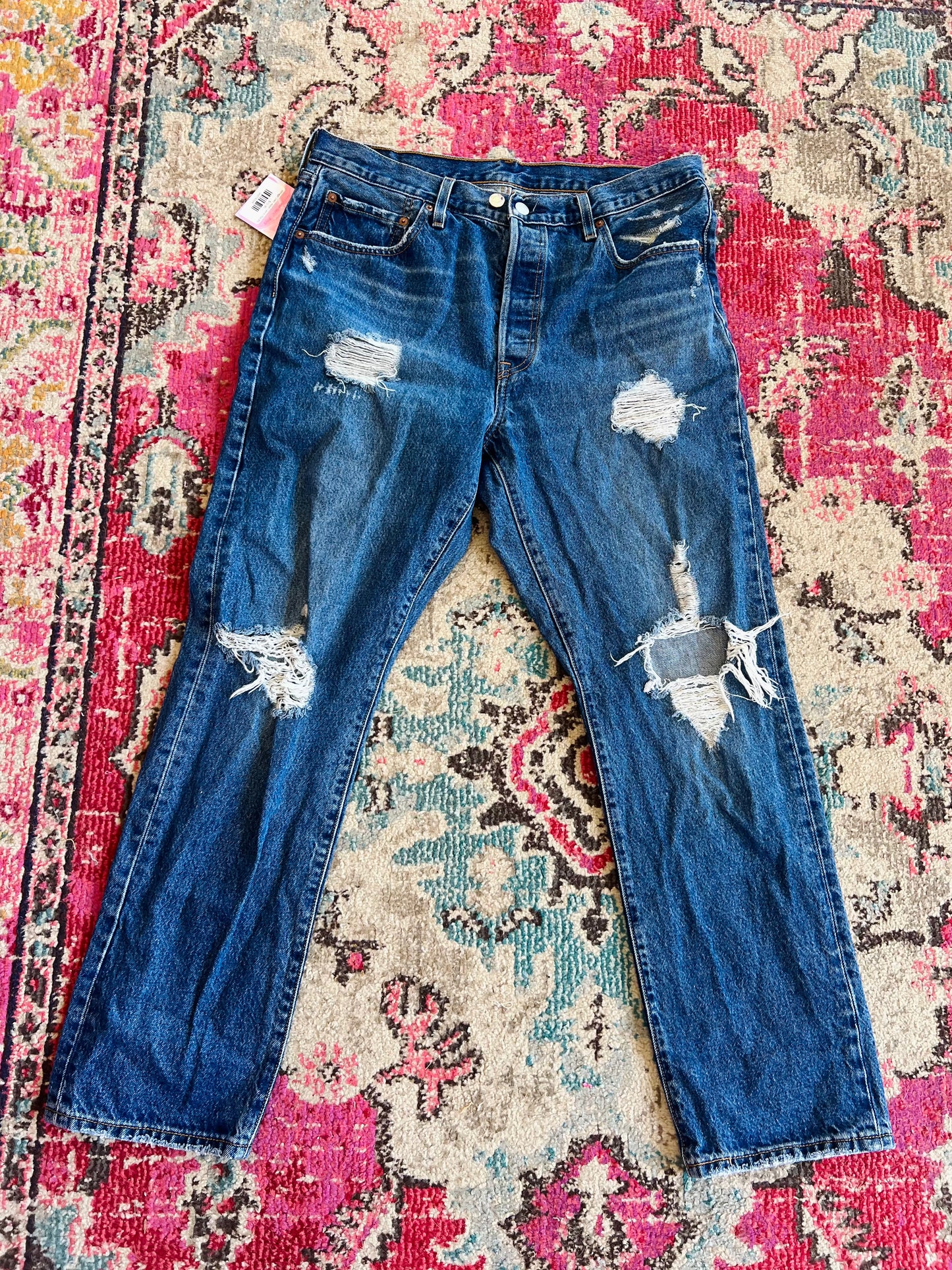 Vintage Dark Wash Levi’s (33x30)