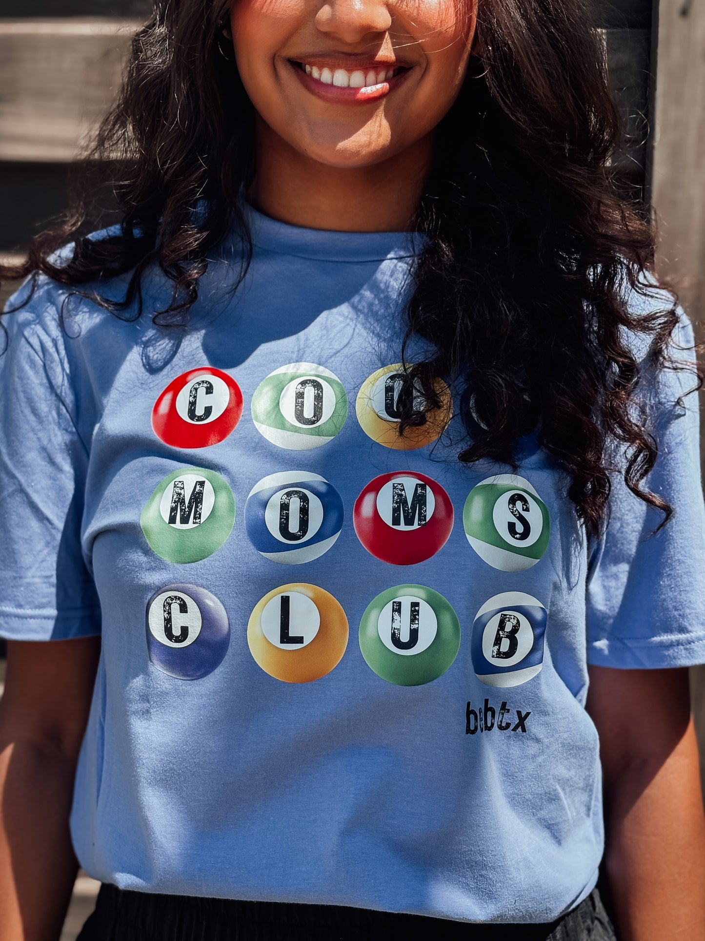 COOL MOMS CLUB TEE