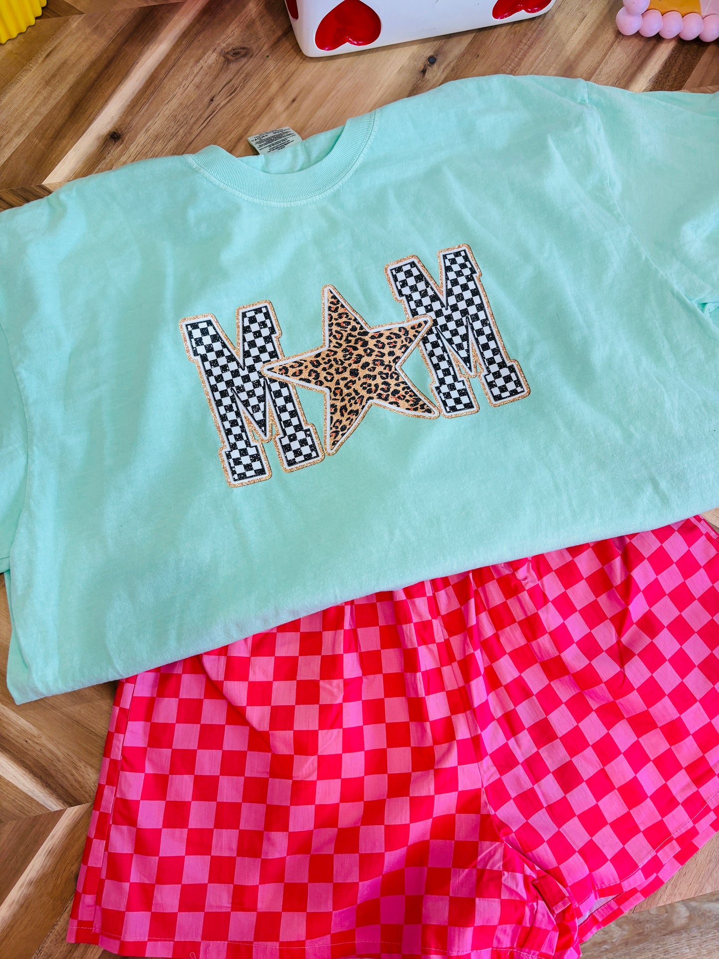 MOM TEE