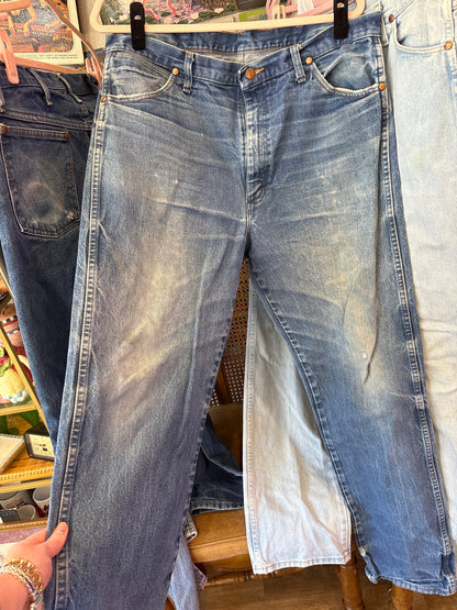 VINTAGE WRANGLER MID WASHED (38X34)
