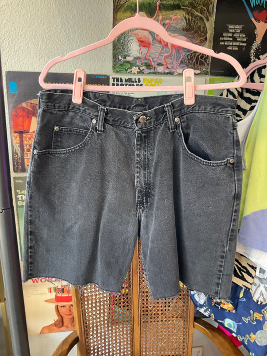 Vintage Black Wrangler Shorts (34)