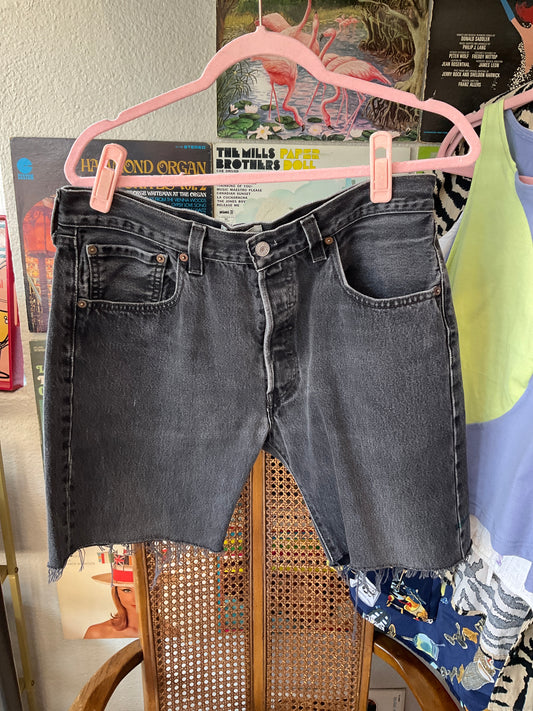 Vintage Black Levi Shorts (34)