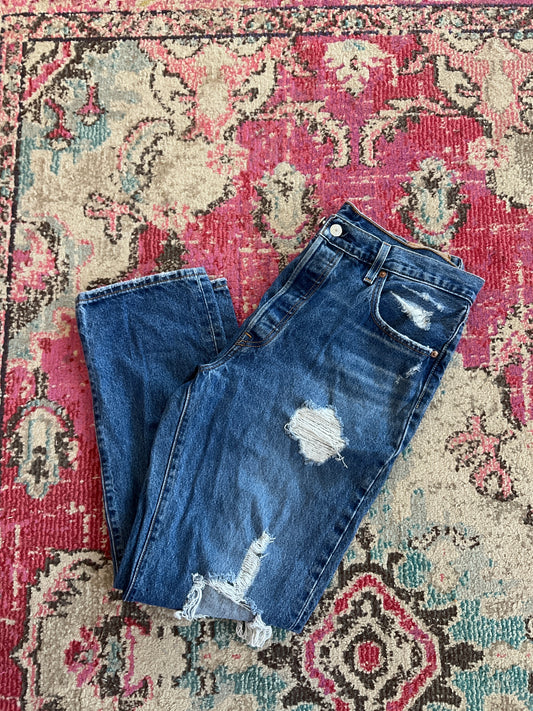 Vintage Dark Wash Levi’s (33x30)