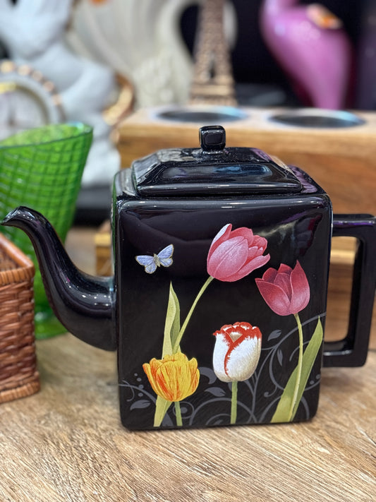 Tulip Tea Pot