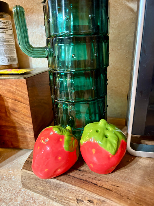 Strawberry S&P Shakers