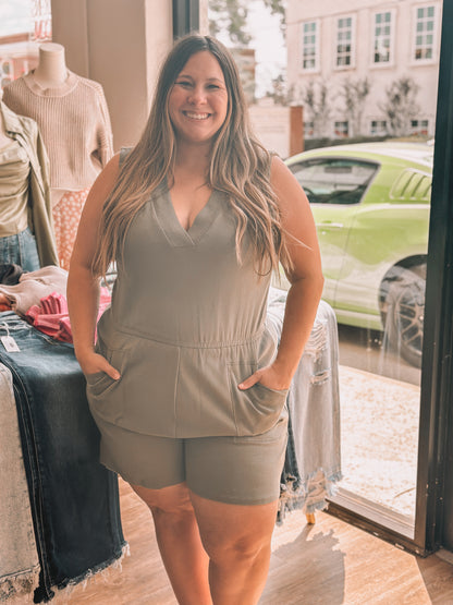 CURVY GOLF ROMPER W/ POCKETS