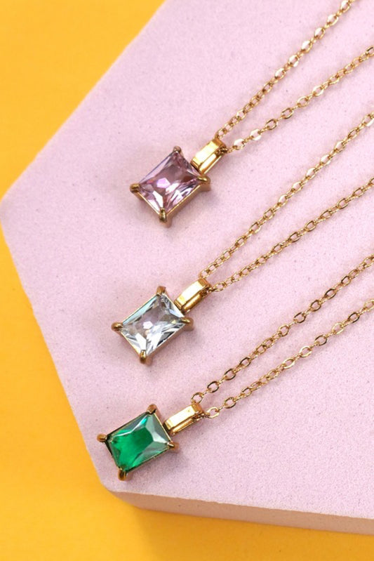 EMERALD LIKE NECKLACE