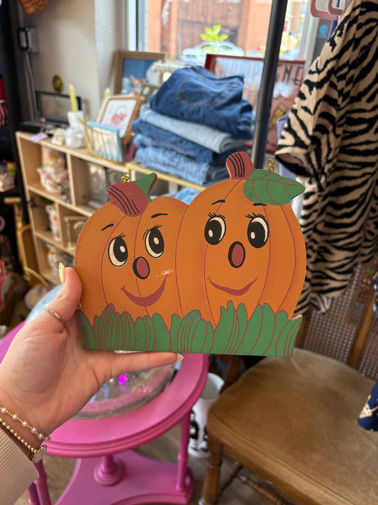 Pumpkin Door Hanger (Chain is broken)