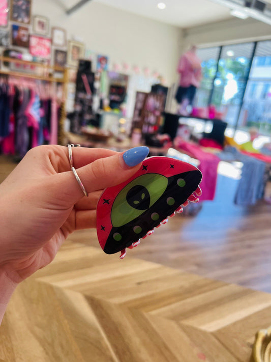 Alien Spaceship Clip