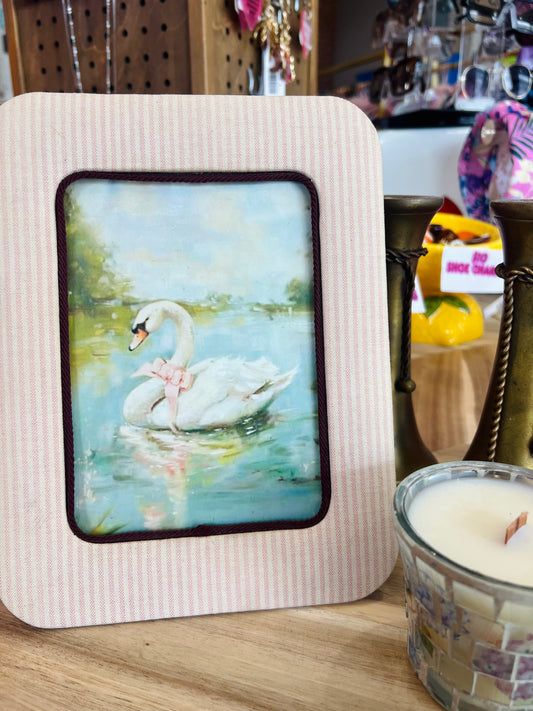 Girly Swan Frame