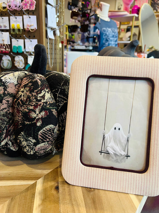 Ghost Swing Striped Frame