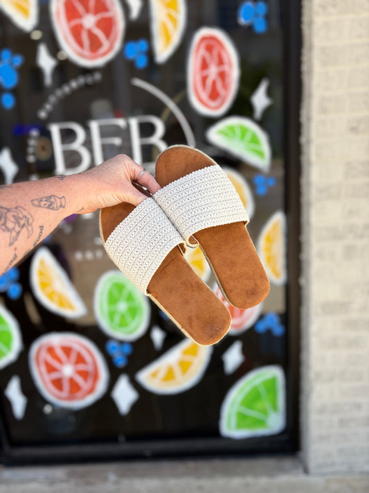 WOVEN PLATFORM SANDALS